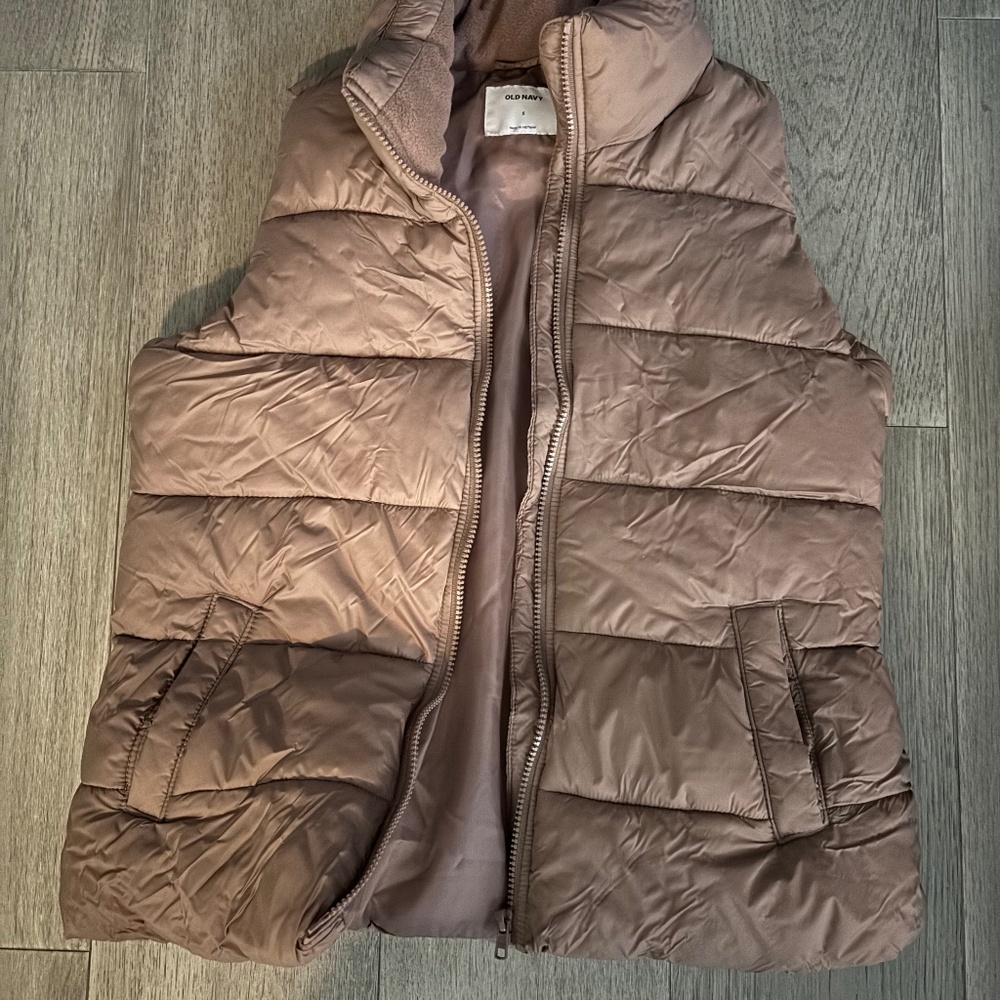 Old Navy Puffer Vest
